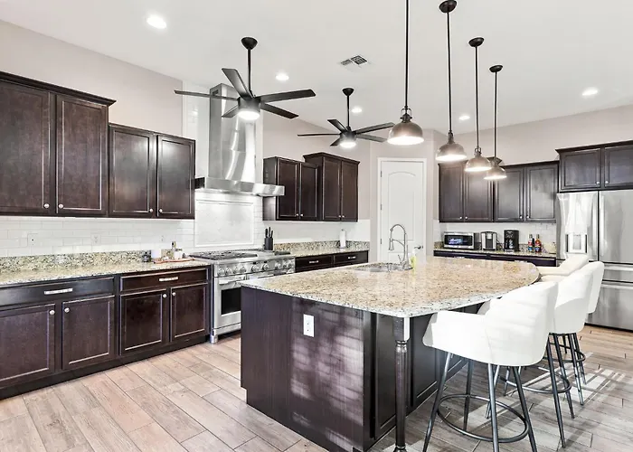 Modern 5br Pool Sleeps 14 Walk To Stadium