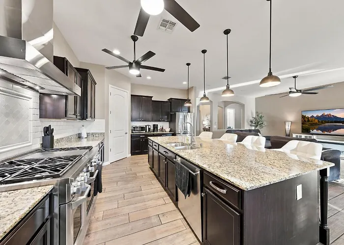 Modern 5br Pool Sleeps 14 Walk To Stadium