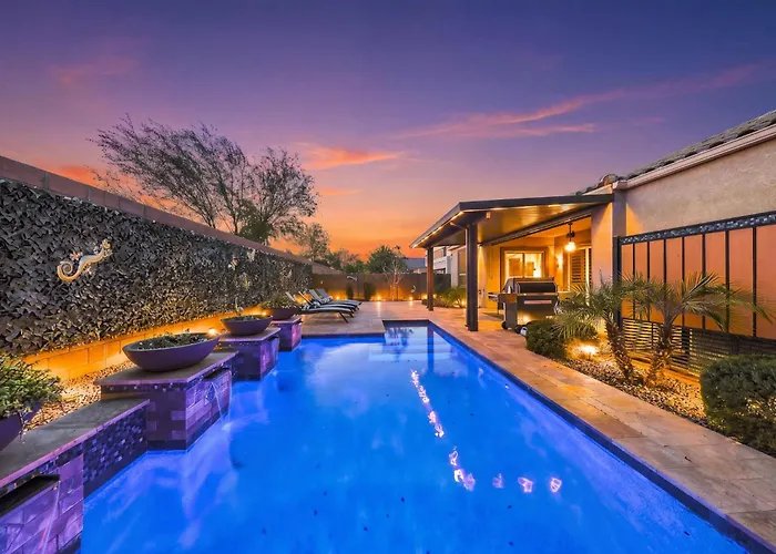 Modern 5br Pool Sleeps 14 Walk To Stadium *