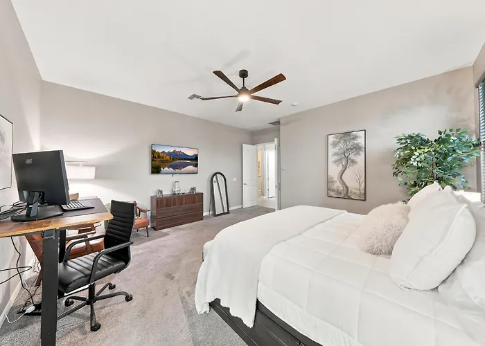 Modern 5br Pool Sleeps 14 Walk To Stadium Holiday home